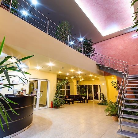 Hotel Torontal Timişoara Buitenkant foto