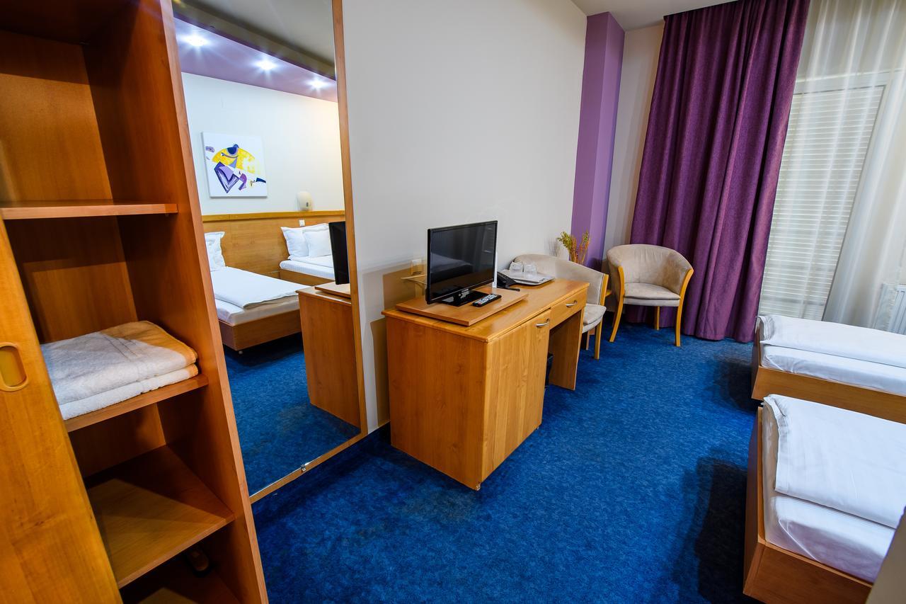 Hotel Torontal Timişoara Buitenkant foto