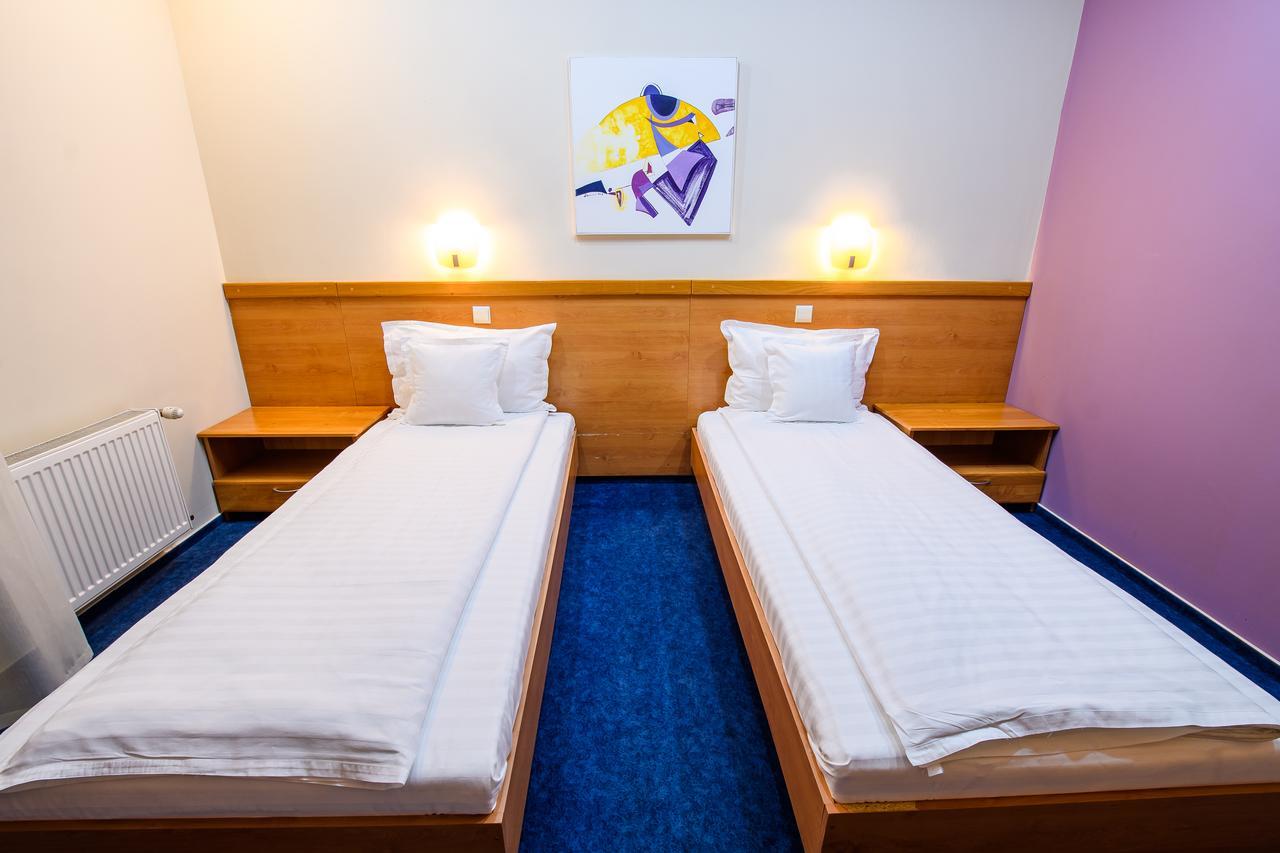 Hotel Torontal Timişoara Buitenkant foto