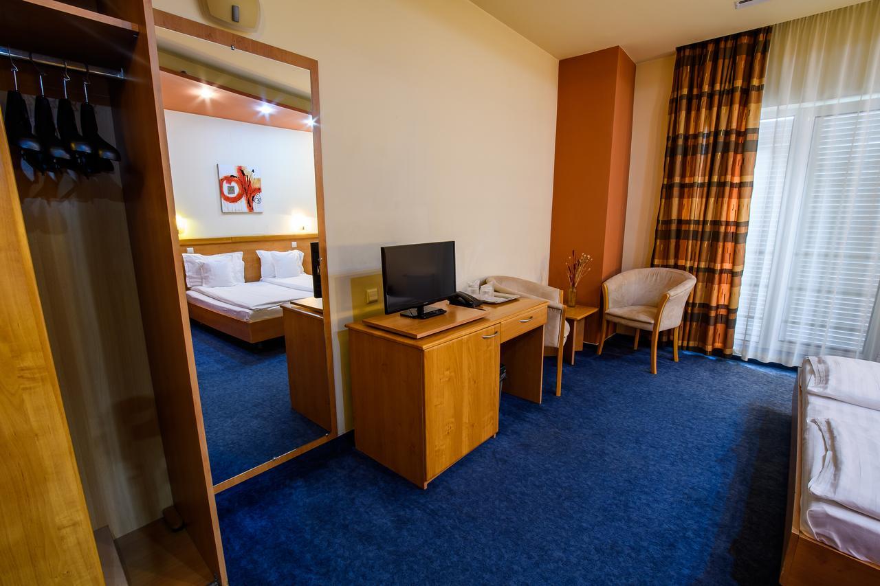 Hotel Torontal Timişoara Buitenkant foto