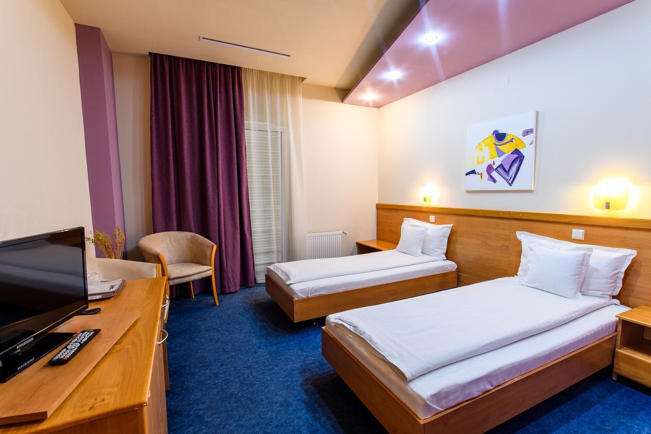 Hotel Torontal Timişoara Buitenkant foto