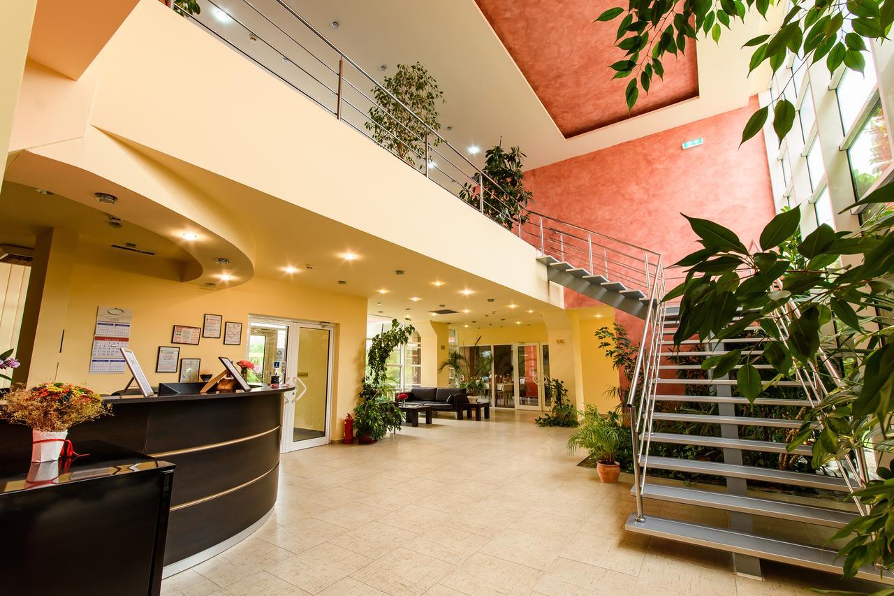 Hotel Torontal Timişoara Buitenkant foto