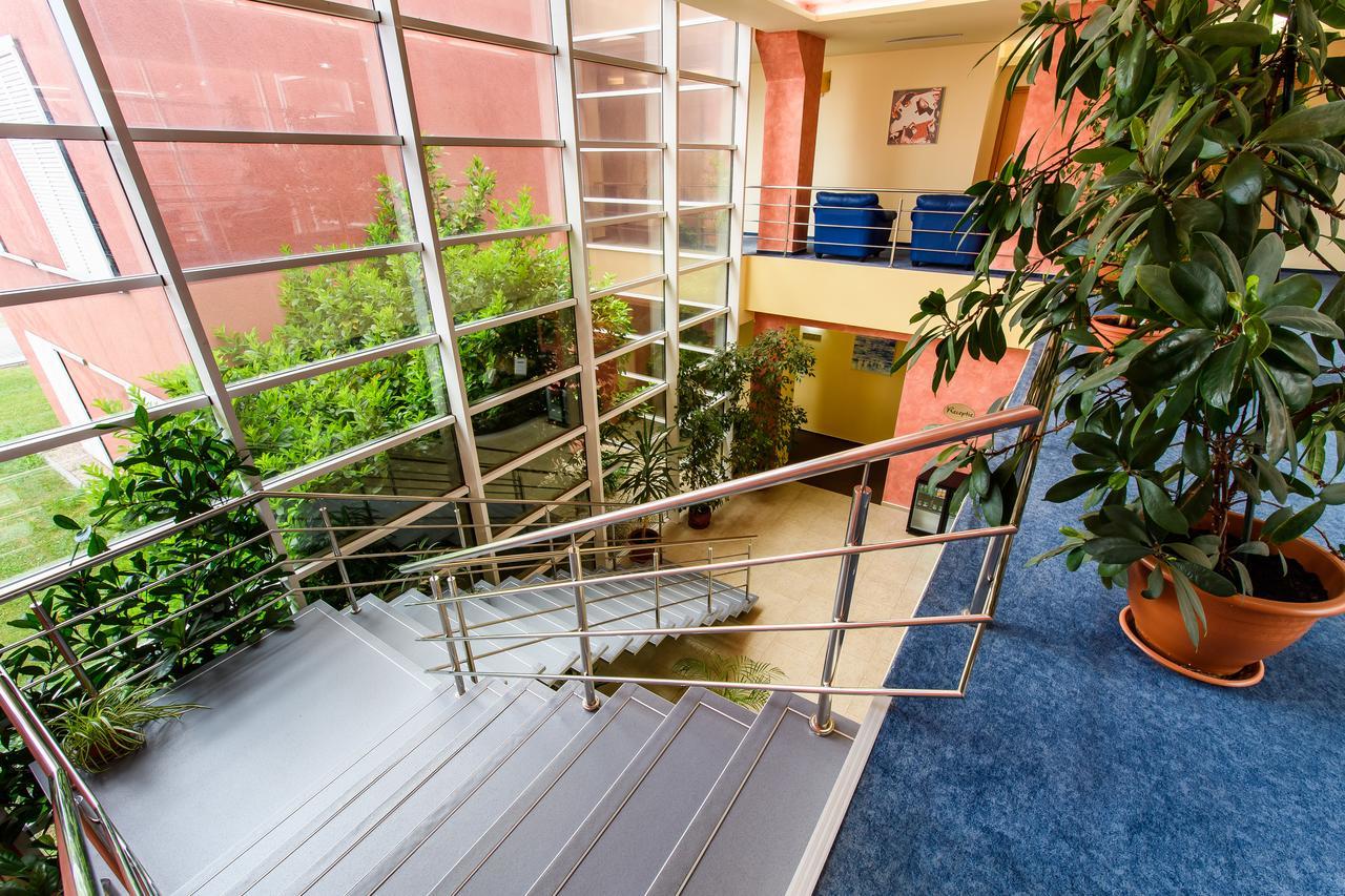 Hotel Torontal Timişoara Buitenkant foto