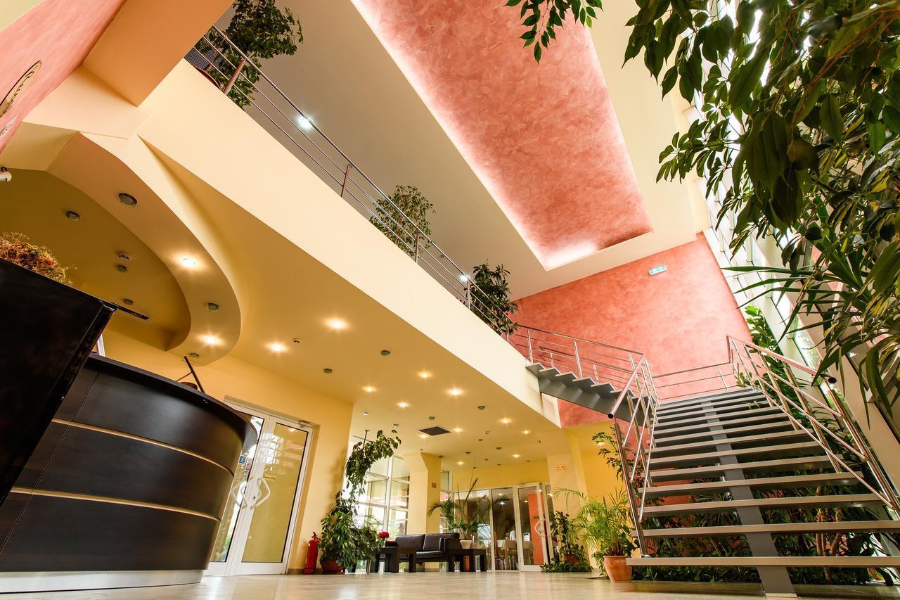 Hotel Torontal Timişoara Buitenkant foto