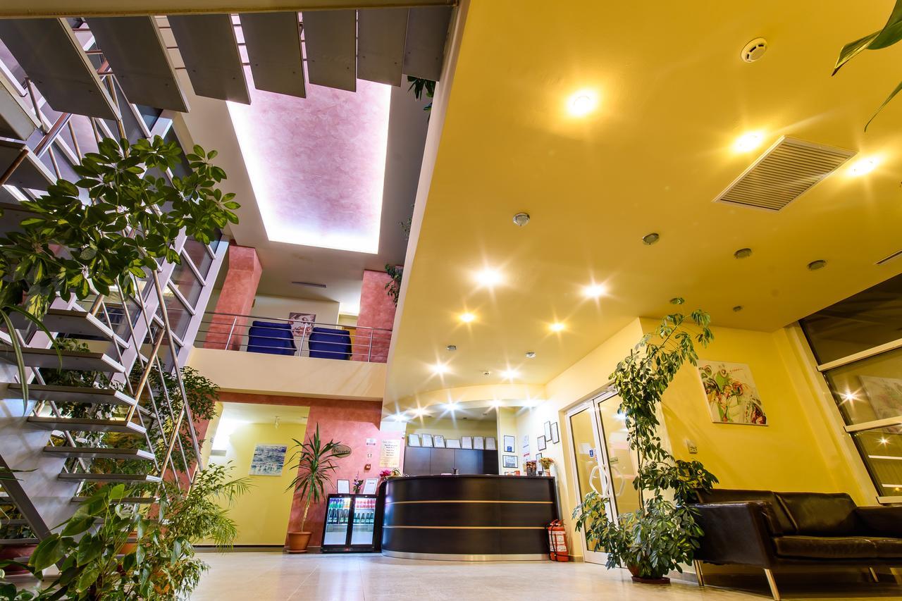Hotel Torontal Timişoara Buitenkant foto