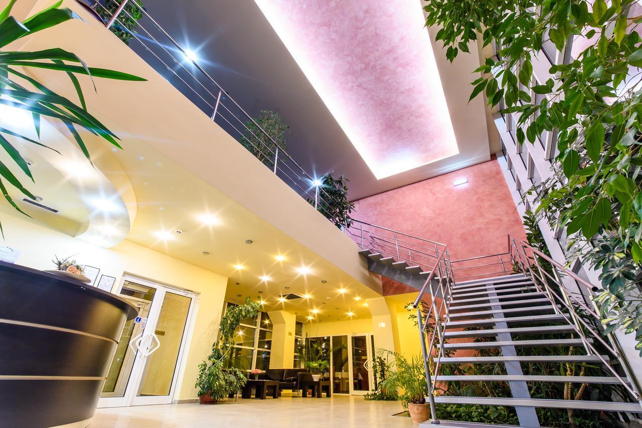 Hotel Torontal Timişoara Buitenkant foto
